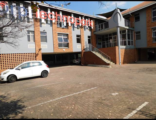 181M² OFFICE TO LET IN FERNDALE